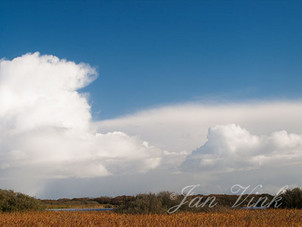 Wolken, boven het Eerste Meer van het Zwanenwater, Callantsoog